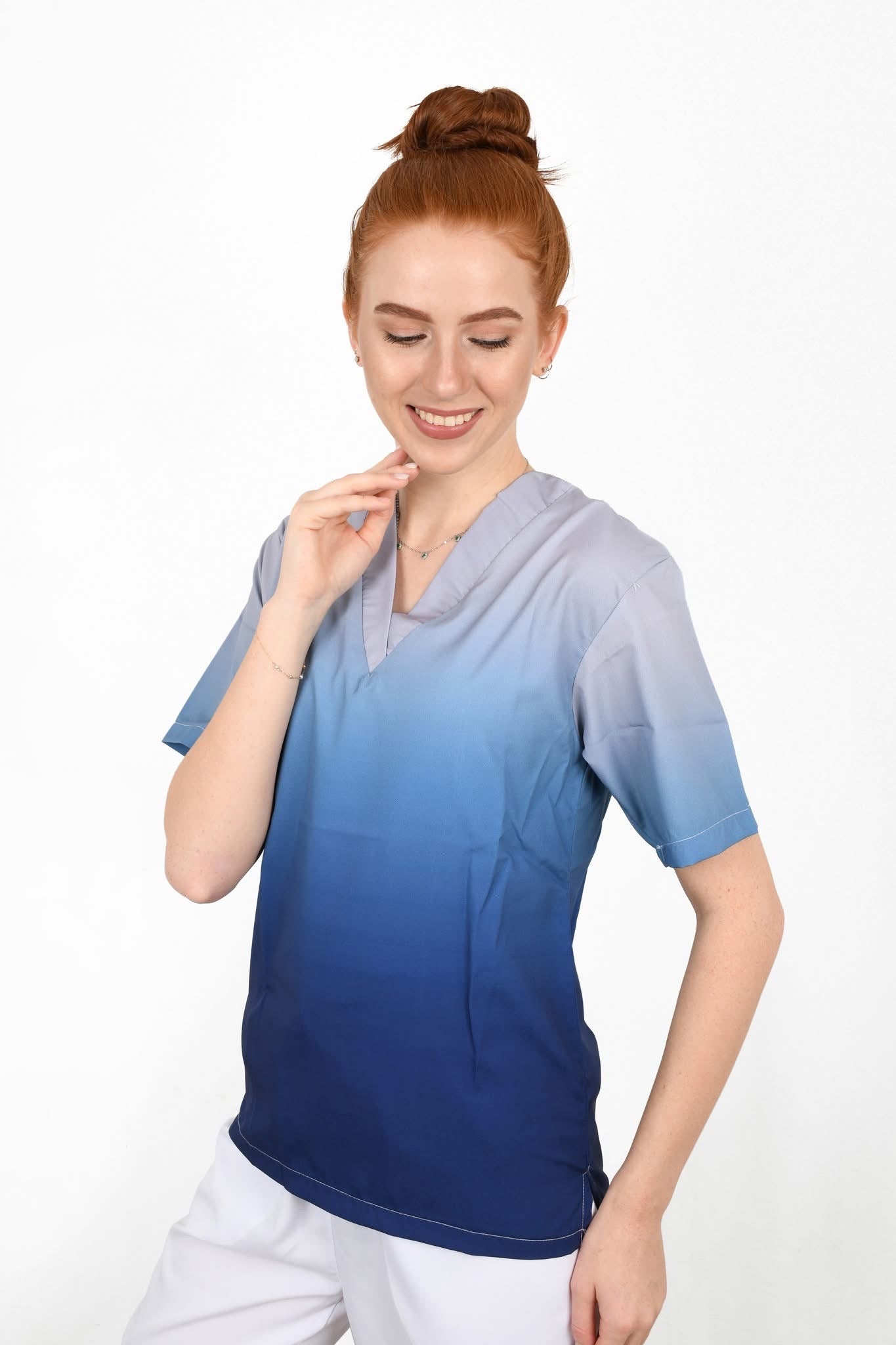سكراب unisex ocoun blue – 3 جيوب، تصميم V Neck، خامة مريحة | Resan Medical Wear