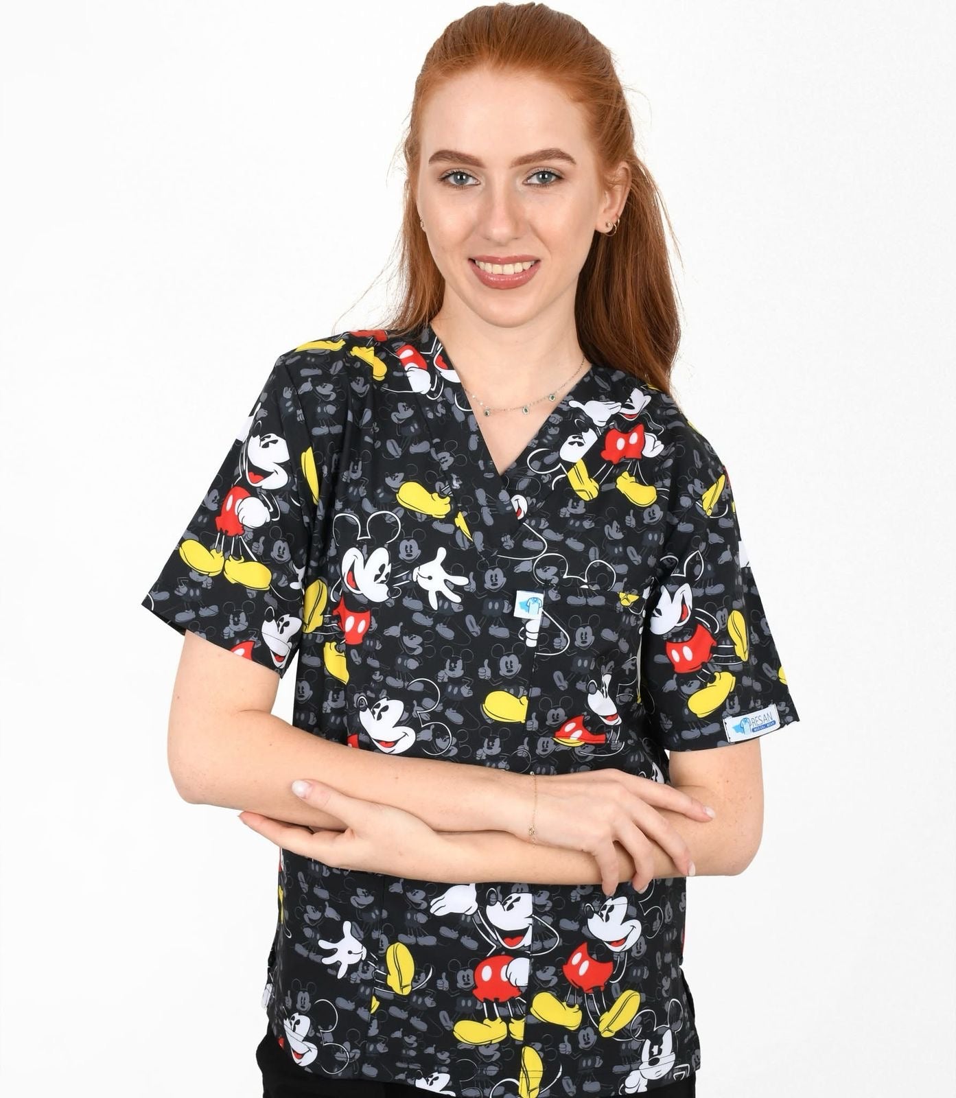 Disny Medical Top – Mickey Mouse Print for Pediatricians …  تــوب رسومات ميكي ماوس | مثالي لأطباء الأطفال”
