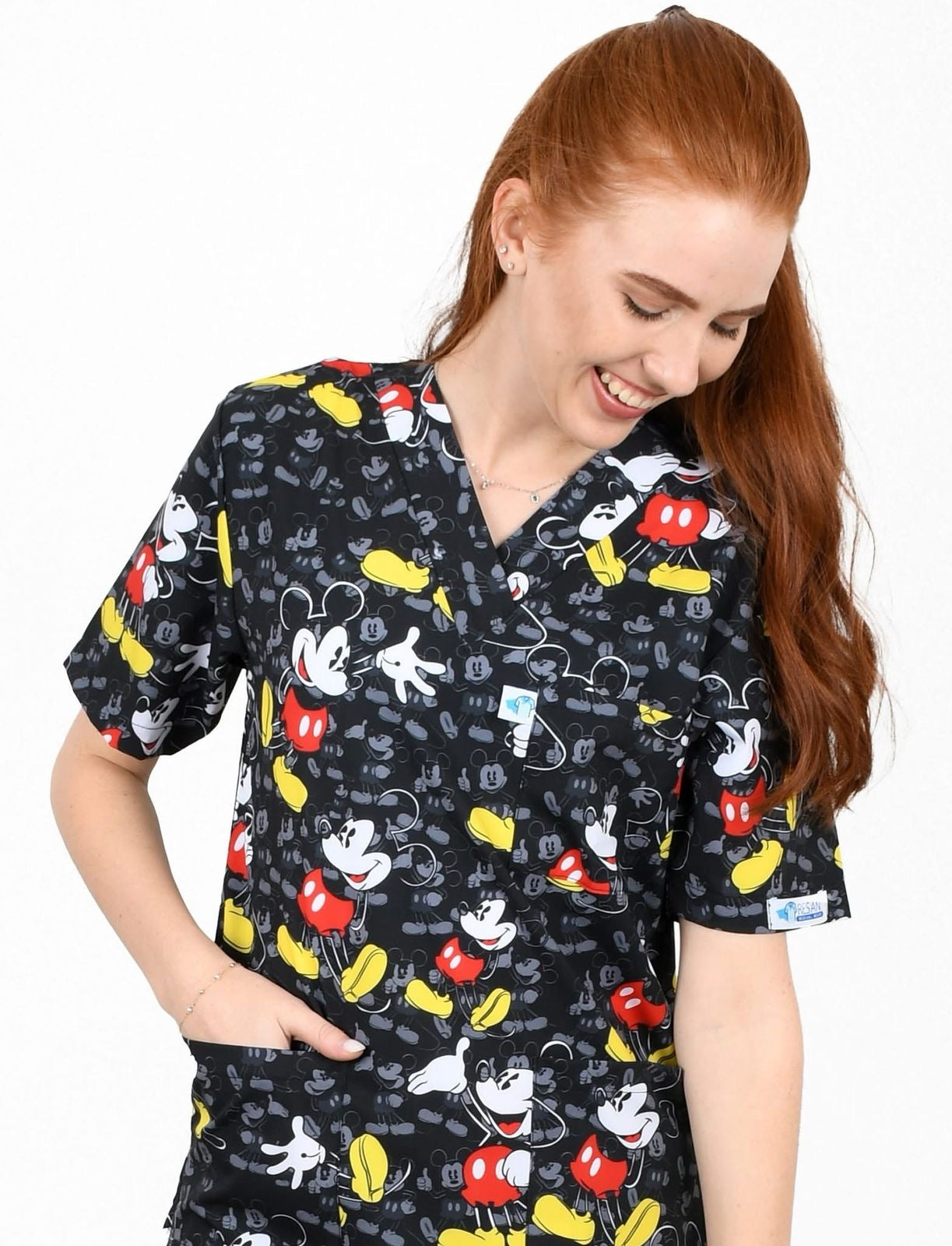 Disny Medical Top – Mickey Mouse Print for Pediatricians …  تــوب رسومات ميكي ماوس | مثالي لأطباء الأطفال”