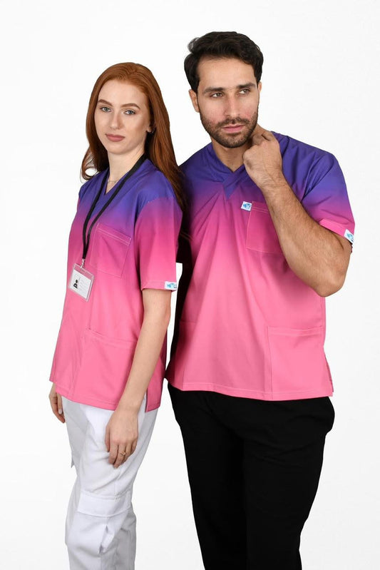 "بلوزة طبية نص كم – سكرب طبي لون بينك ديجراديه فلامنجو شكل جديد وعصري وملفت
Medical Scrub  "